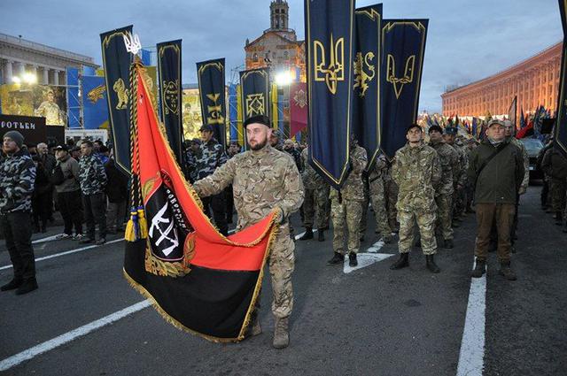 Националисты провели в Киеве Марш Славы Героев 16