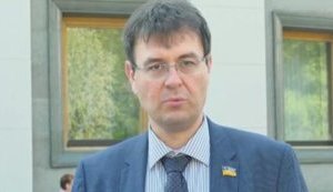 "Проєкт Бужанського - про недискримінацію, а не про мову. Він не вартий мітингів, ворожнечі, поділу людей на сорти - цього фашизму, присутнього у нас останніми роками", - "слуга народу" Гетманцев. ВIДЕО