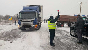 В четырех областях Украины ограничено движение грузовиков