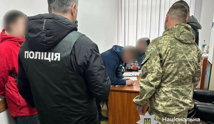Командира ТЦК затримали у Вінниці: вимагав 8 тис грн щомісяця за "розв’язання питання" з мобілізацією