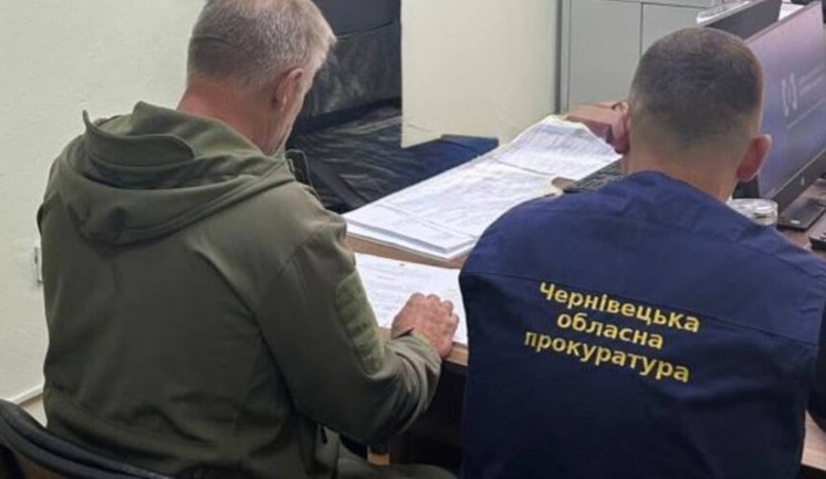 На Буковині викрили контрабанду сигарет на 4,4 млн. грн: 105 тисяч пачок сховали в газовій цистерні. ФОТОрепортаж
