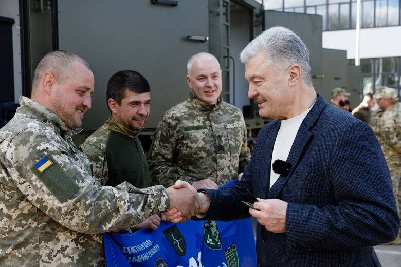 Порошенко допомога фронту