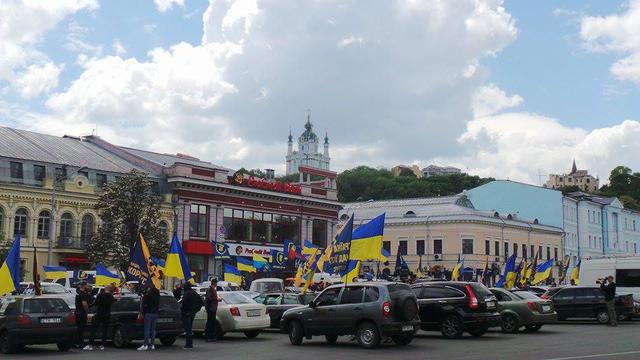 Poroshenko sign amnesty! car run started in Kyiv 12