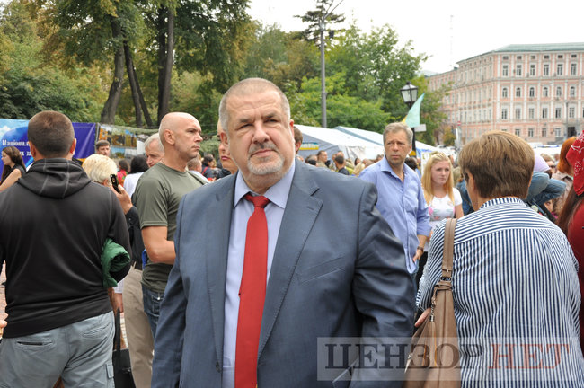 Антивандальний термінал памяті всіх загиблих у війні з РФ відкрили в Києві біля Стіни памяті 46