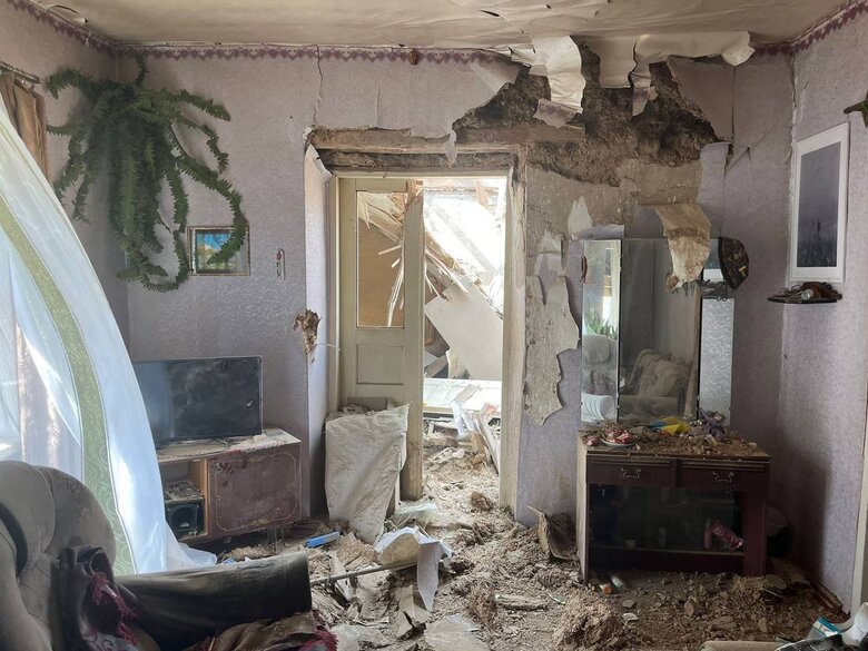 Будівля пошкоджена російським обстрілом