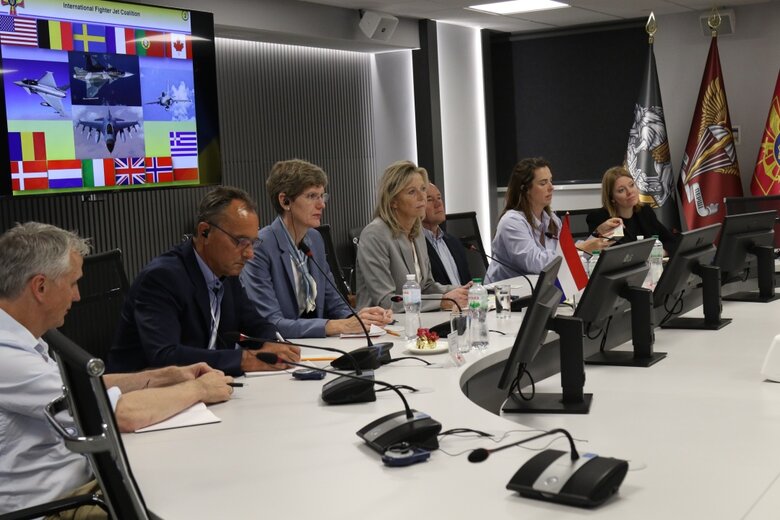 Нідерланди нададуть Україні близько тисячі переносних зарядів для дистанційного розмінування, - міністр оборони Оллонгрен 02