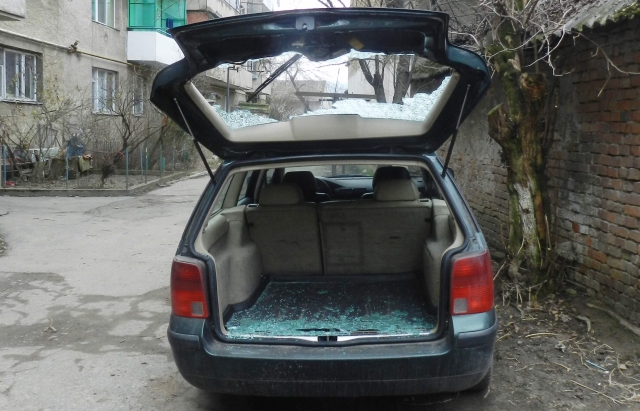 Неизвестные повредили венгерские автомобили на Закарпатье 01