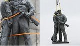 "Без суда и следствия": в центре Киева демонтирован памятник советским воинам. ФОТОрепортаж