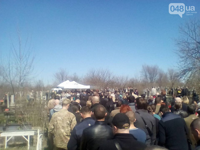 Волонтера Виктора Погодина проводили в последний путь в Одессе 02