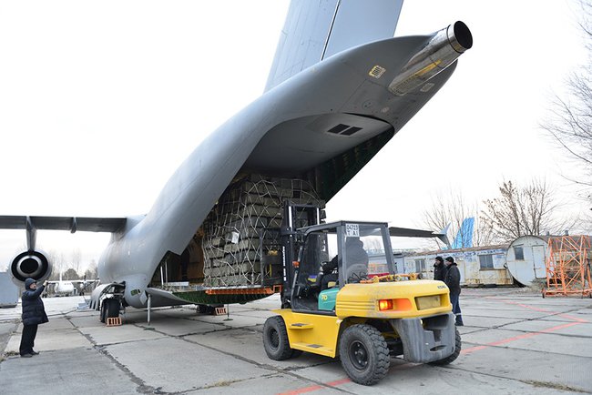 Самолет Ан-178 протестировали на грузовую выдержку 01