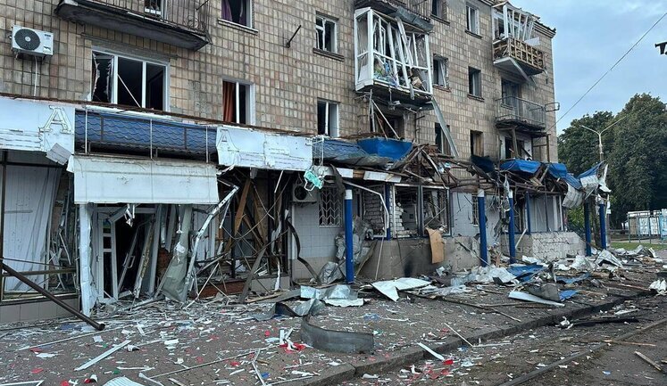 Последствия атаки "шахедов" по Конотопу: 14 раненых, в их числе - несовершеннолетний. ФОТОРЕПОРТАЖ (обновлено)