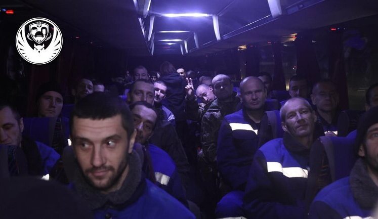 Сьогодні відбувся один із найбільших обмінів з початку повномасштабного вторгнення, звільнено 173 рядових і сержантів та 14 офіцерів, - Коордштаб. ВІДЕО+ФОТОрепортаж