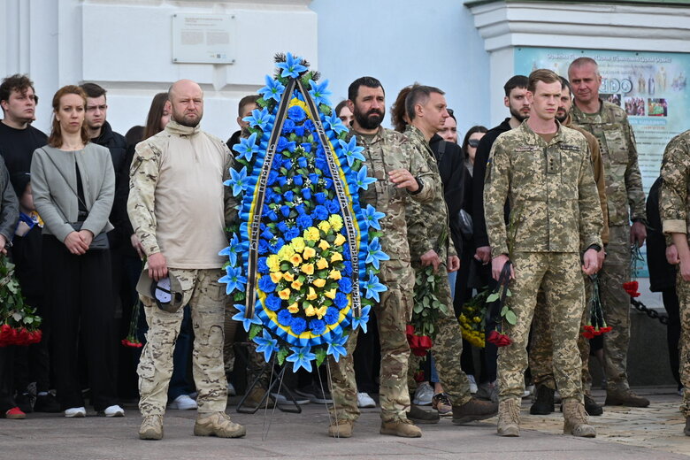 Прощання з полеглим воїном Денисом Зеленим