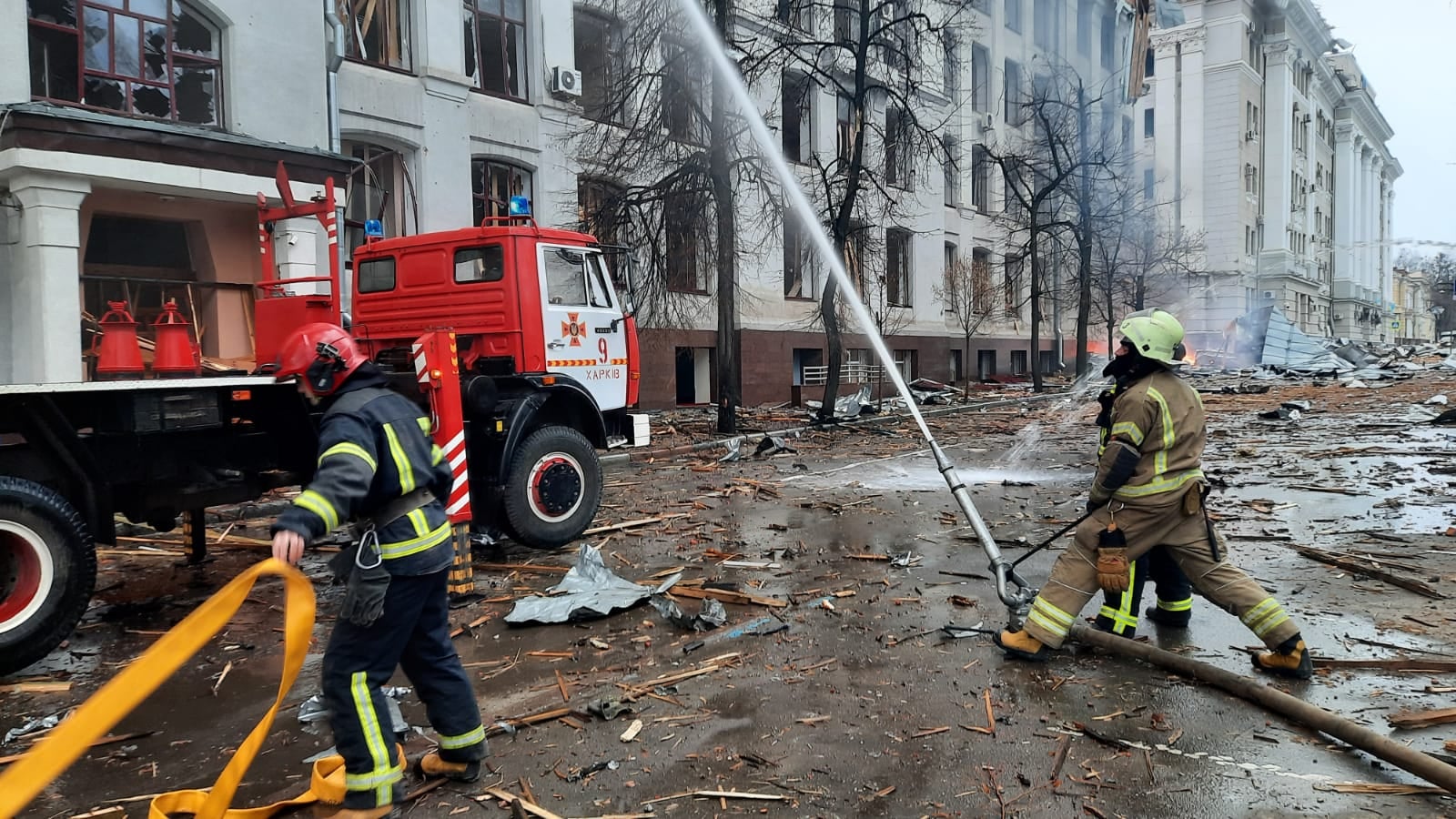 Обстрел Харькова сегодня: ГСЧС о сегодняшнем обстреле Харькова: Горит  здание облуправления внутренних дел и жилые дома, есть угроза  распространения огня. ВИДЕО+ФОТОрепортаж | Цензор.НЕТ