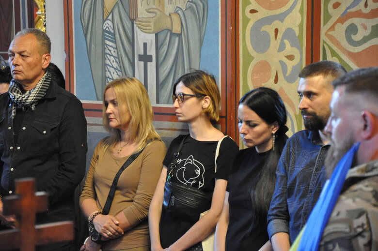 З телеведучим та військовим Карімом Гуламовим, який загинув у бою з російськими окупантами, попрощались у Києві 42