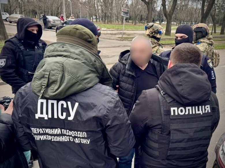 Схема незаконного переправлення чоловіків
