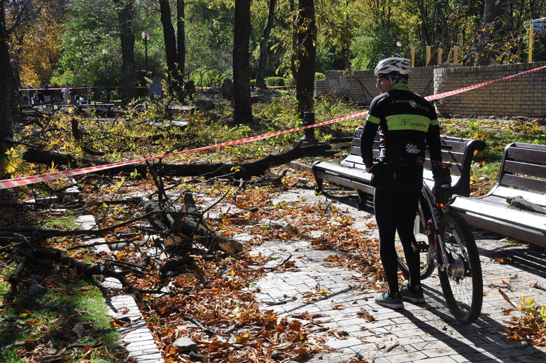 Consequences of Russian missile strikes on Kyiv 14