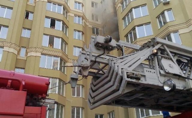 На Київщині через пожежу в багатоповерховому будинку евакуйовані 70 мешканців 01
