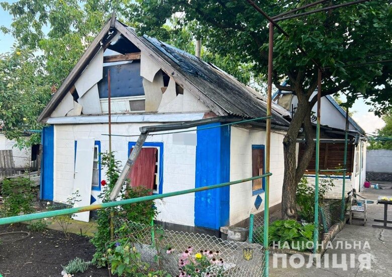 As result of Russian shelling in Zaporizhzhia region, houses and agricultural machinery were destroyed, - National Police 04