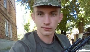 "Не треба дивитися на мій одяг, хай люблять мою душу", - історія життя загиблого морпіха Дмитра Захарова