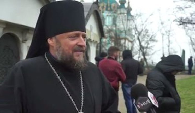 Священика УПЦ МП Харона, настоятеля незаконно збудованої церкви на Старокиївській горі, не впустили в Україну і готують депортацію