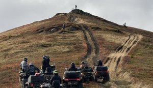 Колони квадроциклів фіксують на полонині Боржава попри заборони. ВIДЕО