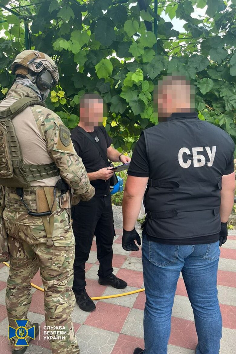 In Vinnytsia, more than 10 officials of military medical commission and doctors who helped evaders to go abroad were exposed, - SSU 10