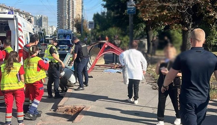 Fatal road accident at bus stop in the Solomianskyi district of Kyiv: driver collided with minibus at full speed. VIDEO&PHOTOS