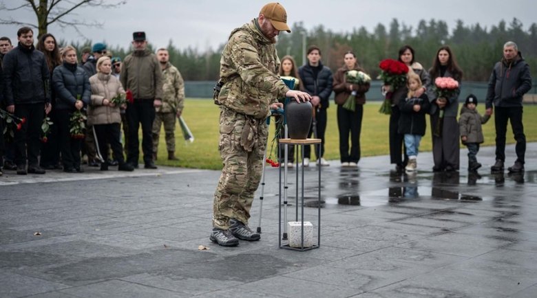 В Киеве похоронили урну с прахом военного журналиста и героя ГУР МО Алексея Чубашева