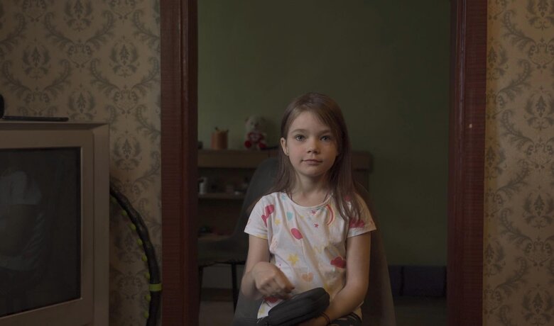 I went to dig up my mother, I tried with my hands - a documentary about deportation of Ukrainian children from Mariupol 02