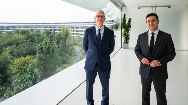 Ukrainian president meets with Apple CEO 01