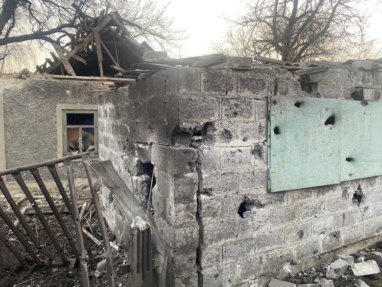 Ніч на Донеччині: рашисти стріляли по всьому фронту, ситуація в Соледарській громаді напружена 03