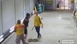 Двоє хлопців напали на працівника АЗС у Києві