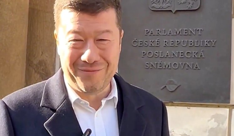 New Czech parliament speaker Okamura orders Ukrainian flag removed from government building