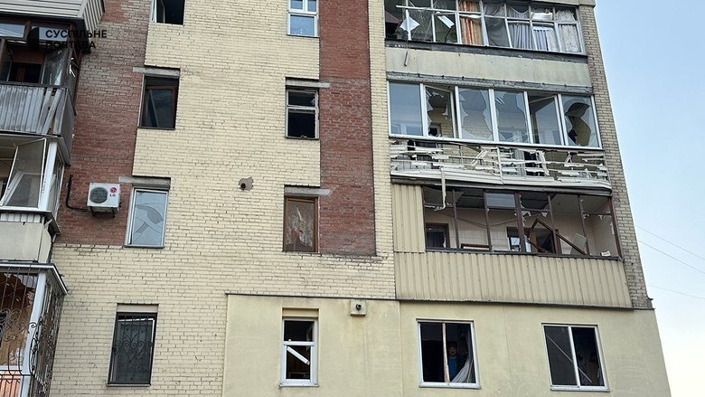 Унаслідок атаки на Полтавщині пошкоджено житлові будинки та готель, виникли пожежі.