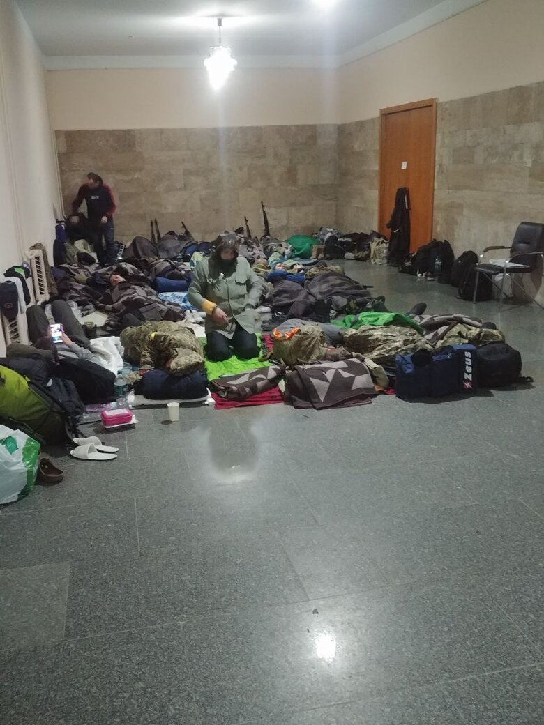 Ярослав Мовчун: У Пущі їздив один поліцейський. Йому треба пам’ятник поставити! Усе навколо гримить, прильоти, а він продовжував чергувати на своїй машині 02