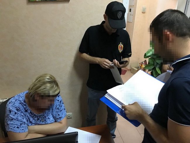 На взятке $ 6 тысяч попался одесский чиновник, - СБУ 02