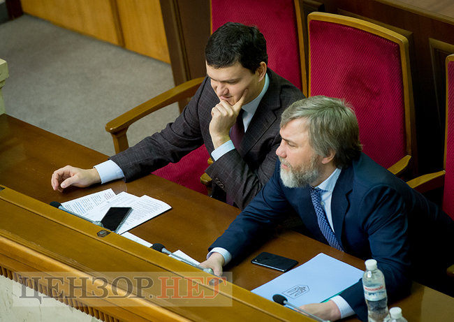 Ігри дорослих хлопчиків: перевзування, перевибори і відставка генпрокурора 04