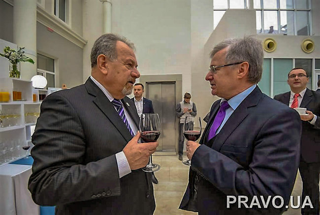 Памяті Віктора Мусіяки - видатного українського юриста, співавтора Конституції 01