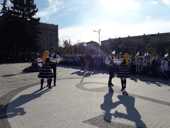 Подарок мецената Бумбураса: в Мариуполе появилась Греческая площадь 02