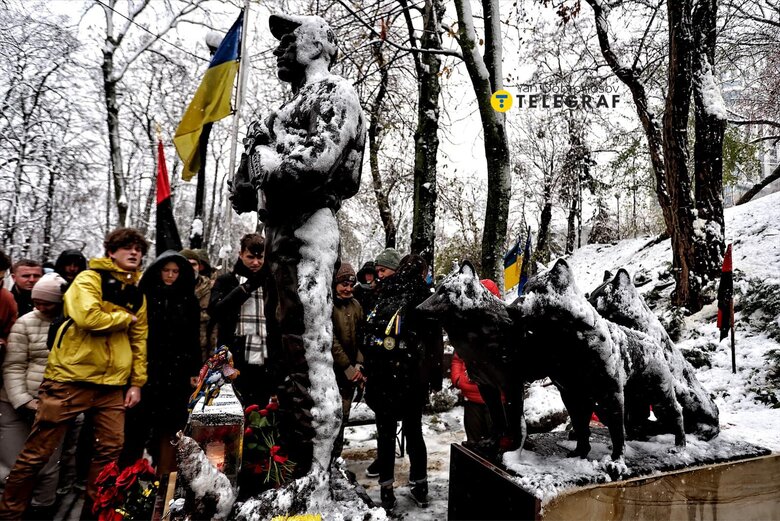 Пам'ятник Дмитру Коцюбайлу