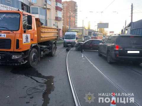 Потрійна ДТП сталася в Харкові, є жертви, - поліція 01