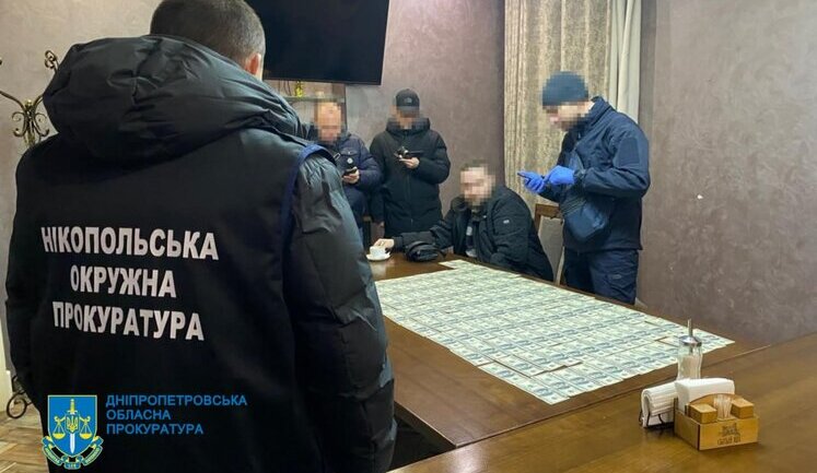 Днепропетровский волонтер обещал знакомому за $11 тыс. "решить вопрос" о фиктивной инвалидности. ФОТО