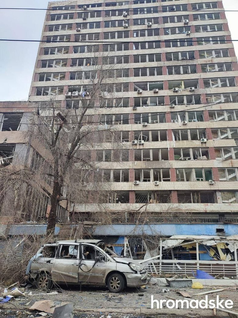 Наслідки обстрілу Маріуполя російськими військами 08