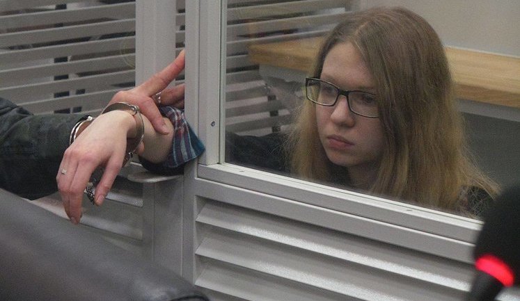 Female suspect in cop murder attempts to slit own throat, - Censor.NET source. DOCUMENT (in Ukrainian)