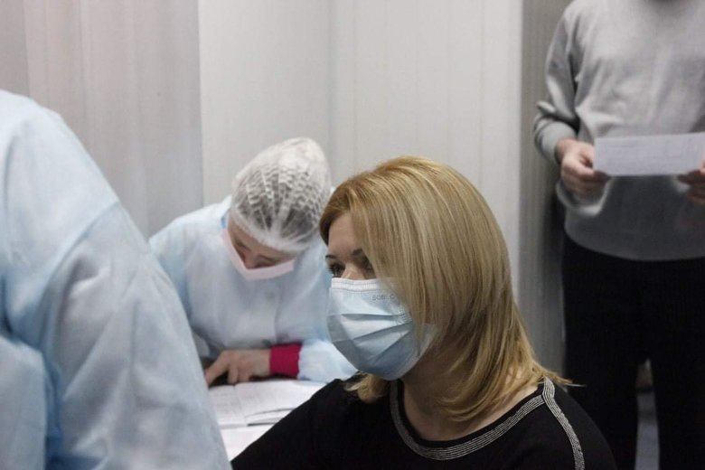 Крім вакцинації, нас нічого не врятує , - директорка Чернівецького лабцентру Наталія Гопко 02