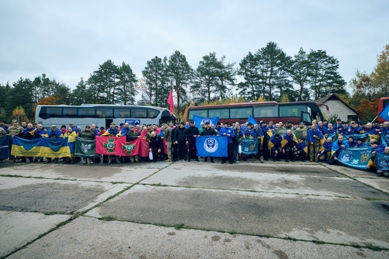 Ukraine brings home 270 defenders in prisoner exchange with Russia