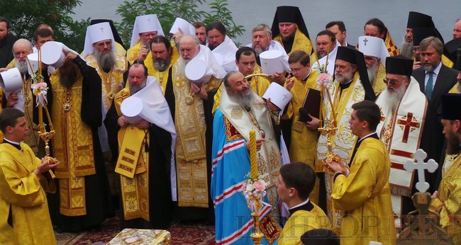 Онуфрій, Новинський, Бойко і віряни: як УПЦ МП хресну ходу проводили 19