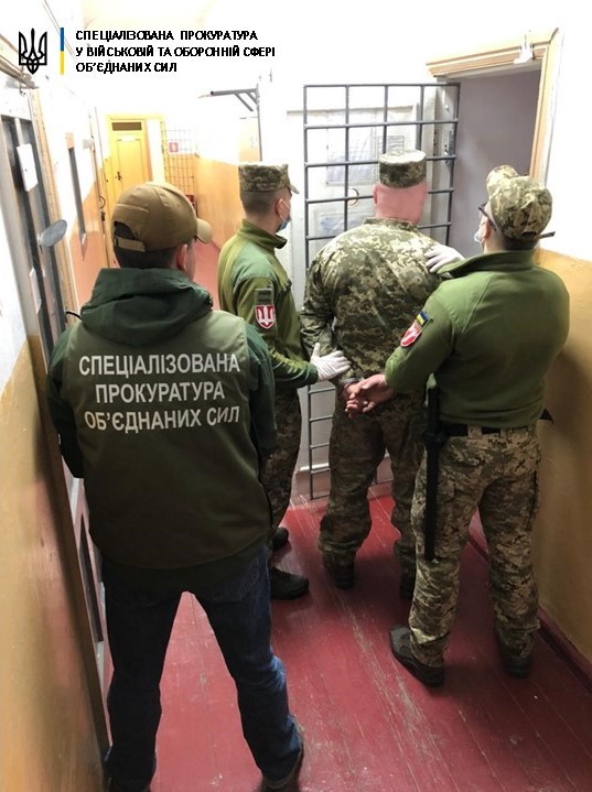 Військовослужбовцю, який влаштував стрілянину в поїзді Костянтинівка-Київ, повідомлено про підозру, другого поміщено на гауптвахту, - Офіс генпрокурора 01
