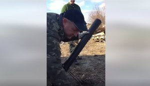Пристрій для відстрілу "коктейлів Молотова" сконструювали мешканці Житомирщини: "На метров 300 ушла. Думаю, даже вертолет низколетящий сбить можно". ВIДЕО